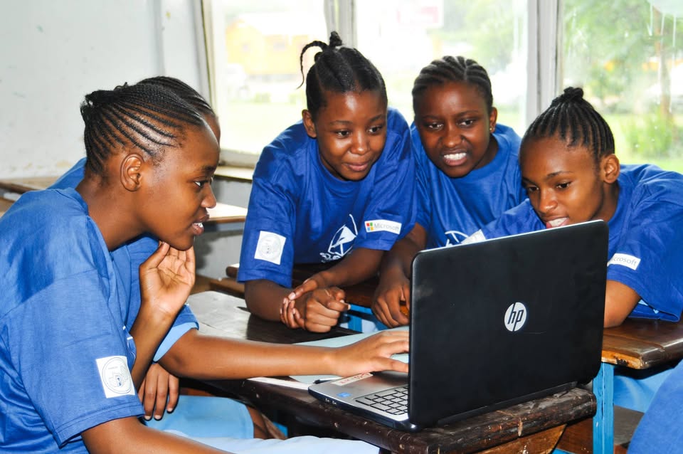 FAWEZA Supports 400 Girls, Boys with Bursaries